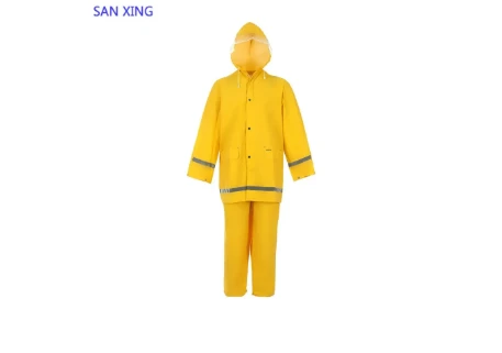 Unicorn Color Changing Raincoat Reaction to Water